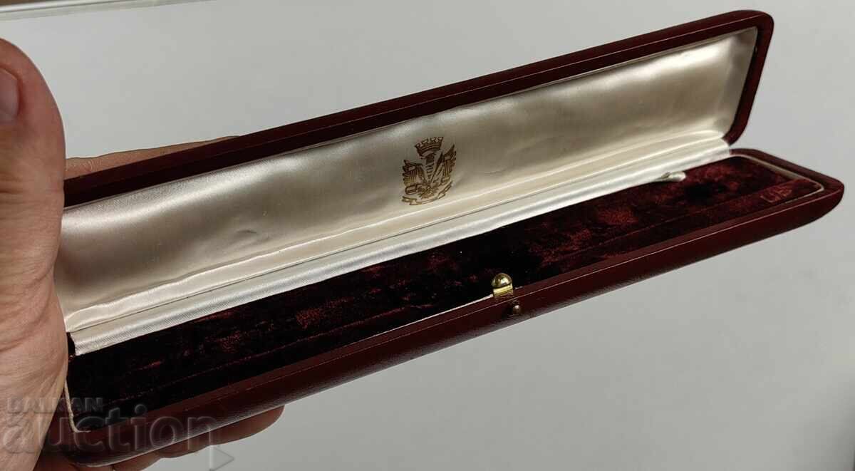 OLD BOX - 7 OLD BOX - 7