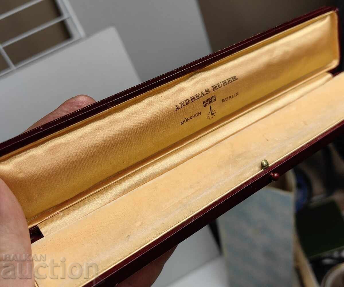 OLD BOX - 6 OLD BOX - 6