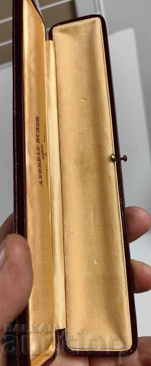 OLD BOX - 7 OLD BOX - 7