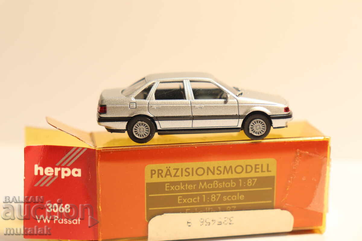 HERPA H0 1/87 VW PASSAT CAR TRUCK MODEL - 6