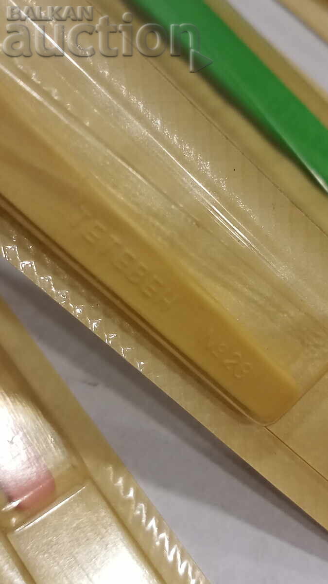 Четки за зъби 5 броя от 1989 г с цена 8.00 лв. | € 4.09 Четки за зъби 5 броя от 1989 г с цена 8.00 лв. | € 4.09