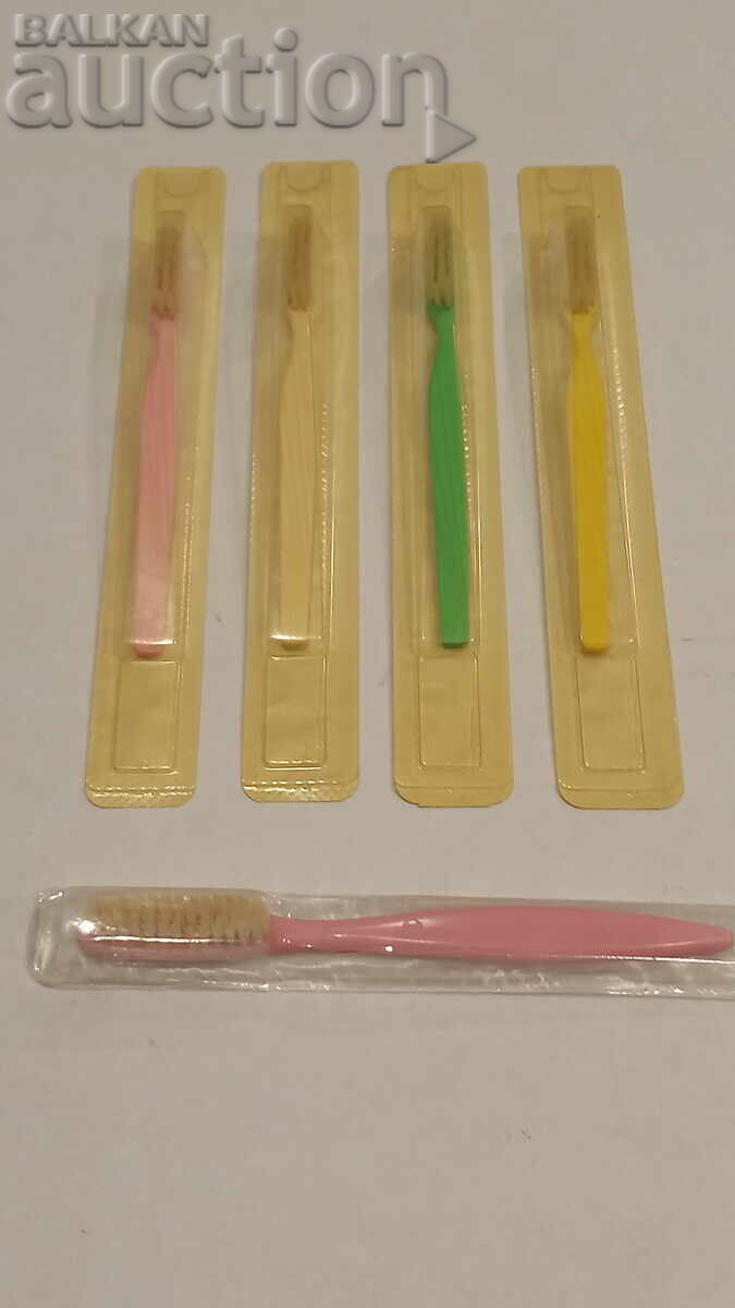 Доставка на Четки за зъби 5 броя от 1989 г Доставка на Четки за зъби 5 броя от 1989 г