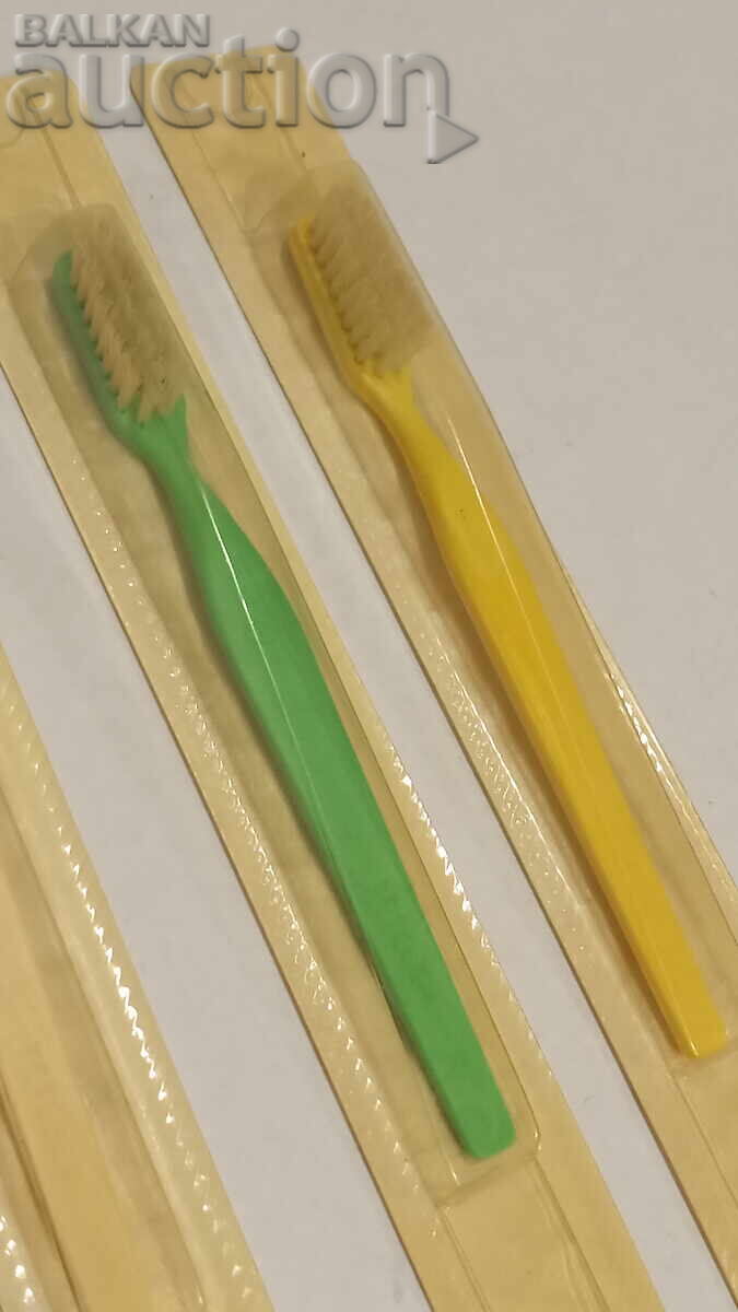 Четки за зъби 5 броя от 1989 г - 6 Четки за зъби 5 броя от 1989 г - 6