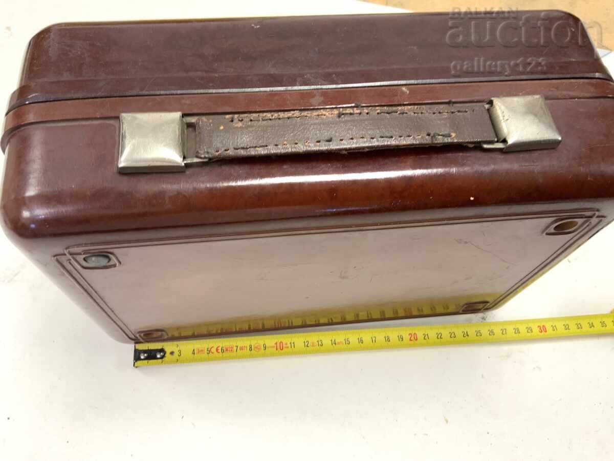 Παλιό γραμμόφωνο μπακελίτη με ρεύμα - 5