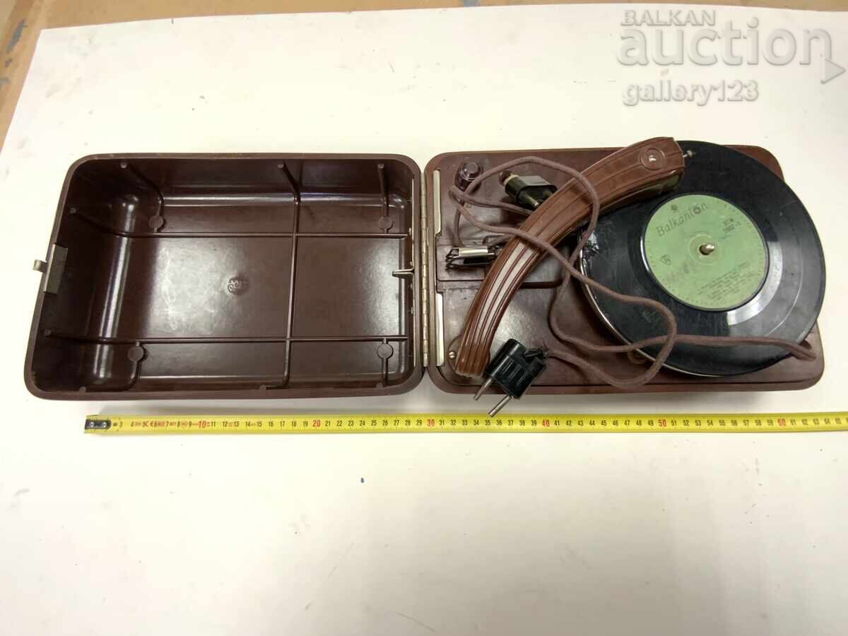 Παλιό γραμμόφωνο μπακελίτη με ρεύμα