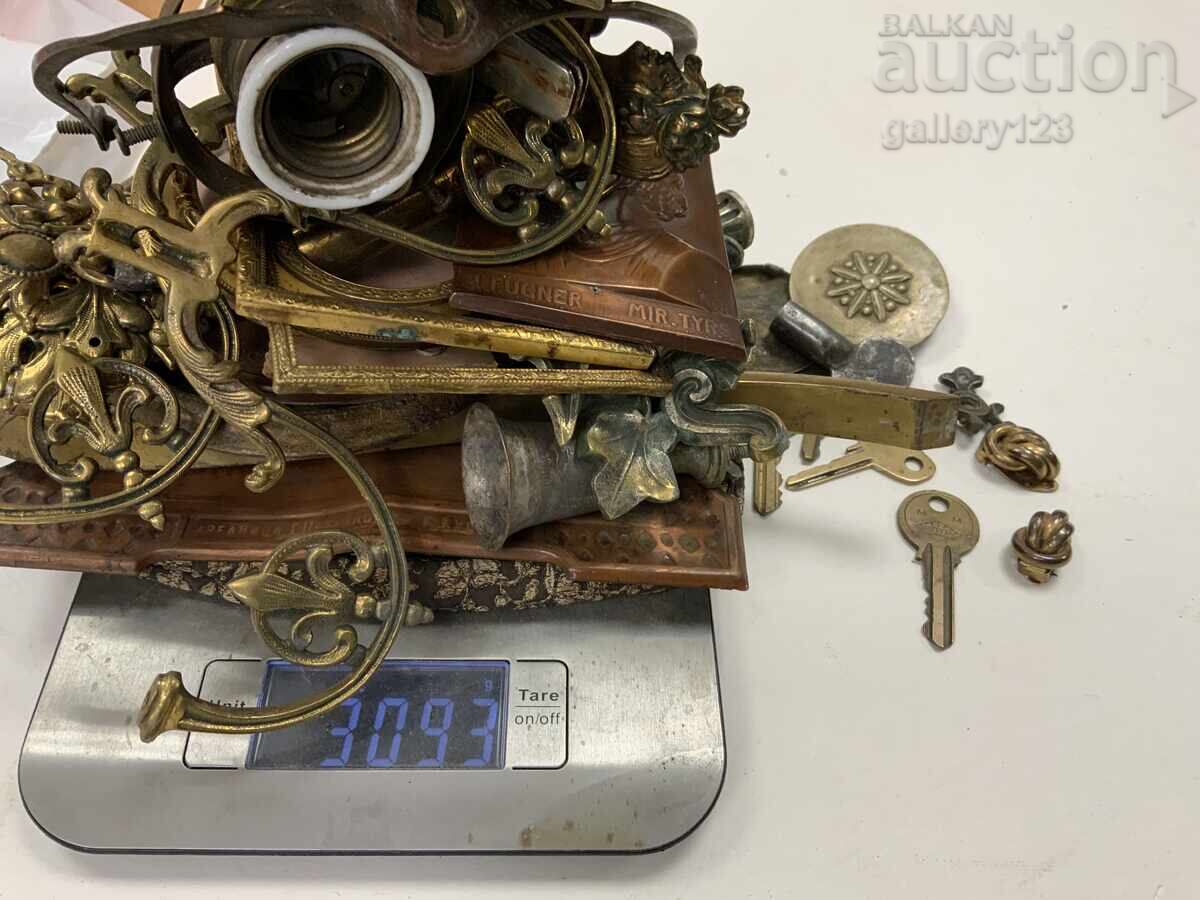 Παράδοση Παρτίδα παλαιών αντικειμένων από ορείχαλκο, μπρούτζινο ανάγλυφο απλίκα