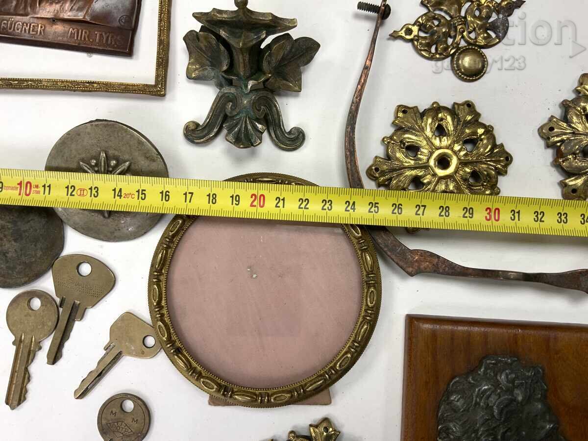 Παρτίδα παλαιών αντικειμένων από ορείχαλκο, μπρούτζινο ανάγλυφο απλίκα - 5