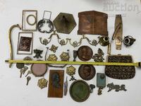 Lot de obiecte vechi din alamă, bronz, basorelief, aplicație