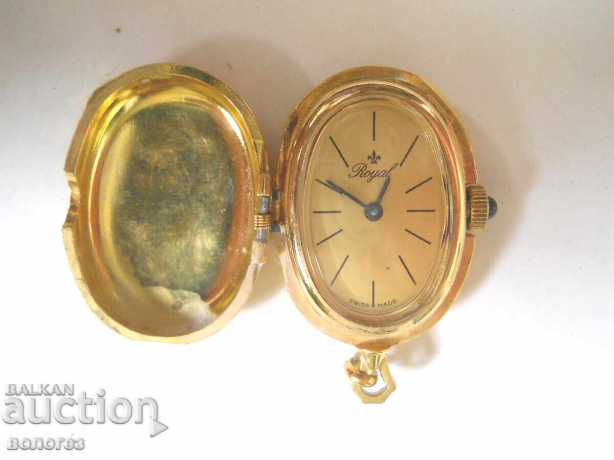 Аукцион Дамски часовник медальон "Royal" - Швейцария Аукцион Дамски часовник медальон "Royal" - Швейцария