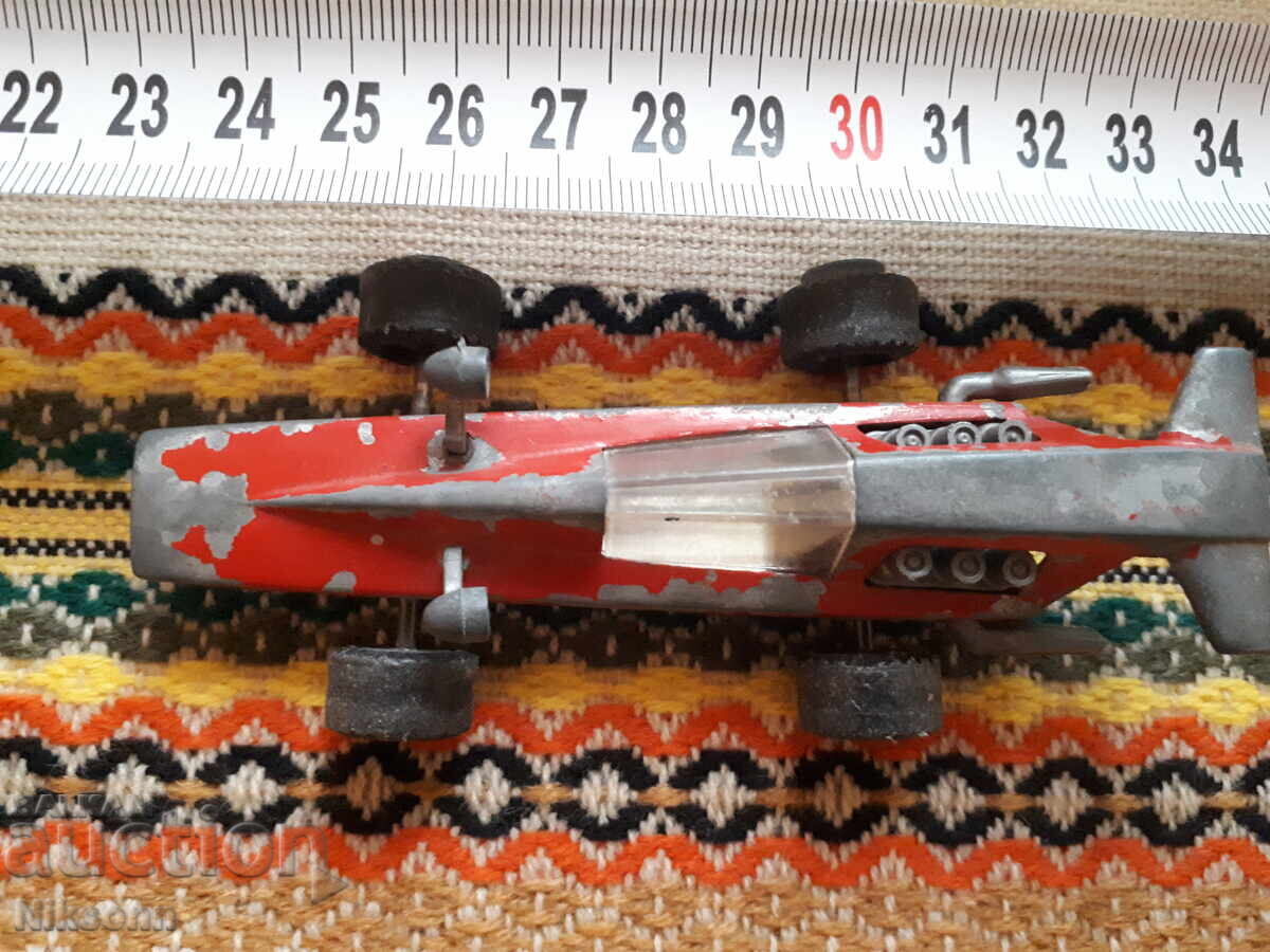 Καροτσάκι από την εποχή του σοσιαλισμού