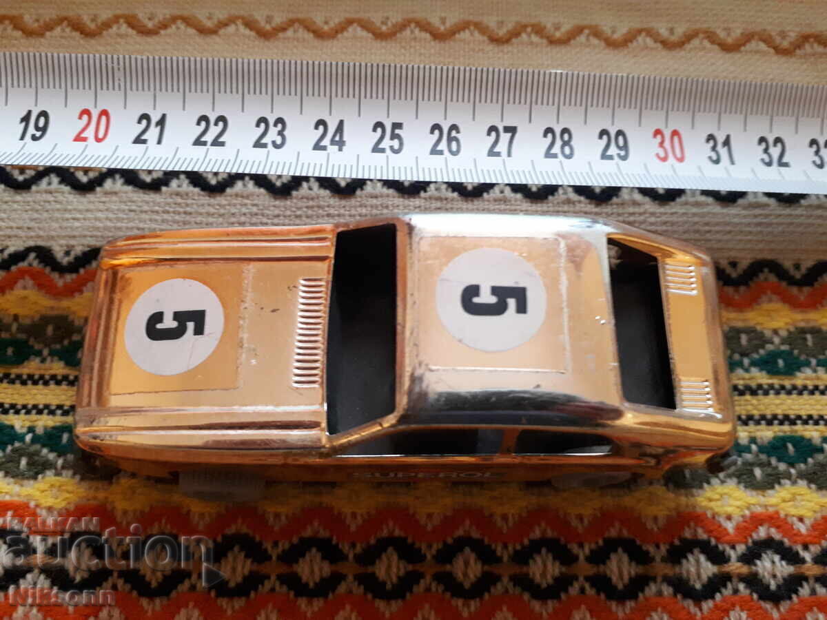 Cărucior din vremea socialismului Cărucior din vremea socialismului