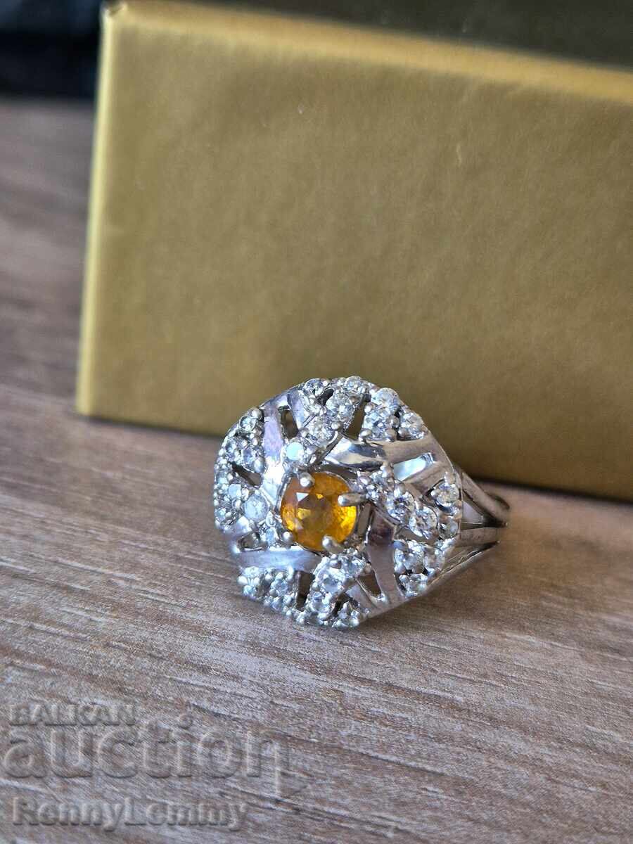 Αρχαίο ασημένιο δαχτυλίδι με ζαφείρι