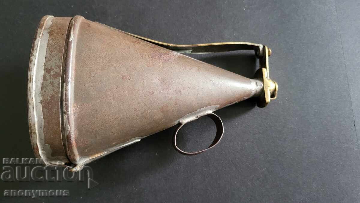 Old Powder Horn, metal powder flask