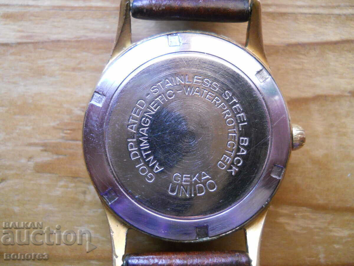 Стар позлатен часовник "Luga" - Германия - работи с цена 100.00 лв. | € 51.13 Стар позлатен часовник "Luga" - Германия - работи с цена 100.00 лв. | € 51.13