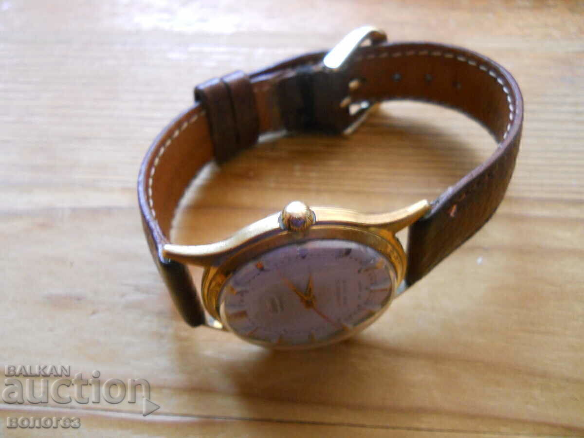 Аукцион Стар позлатен часовник "Luga" - Германия - работи Аукцион Стар позлатен часовник "Luga" - Германия - работи