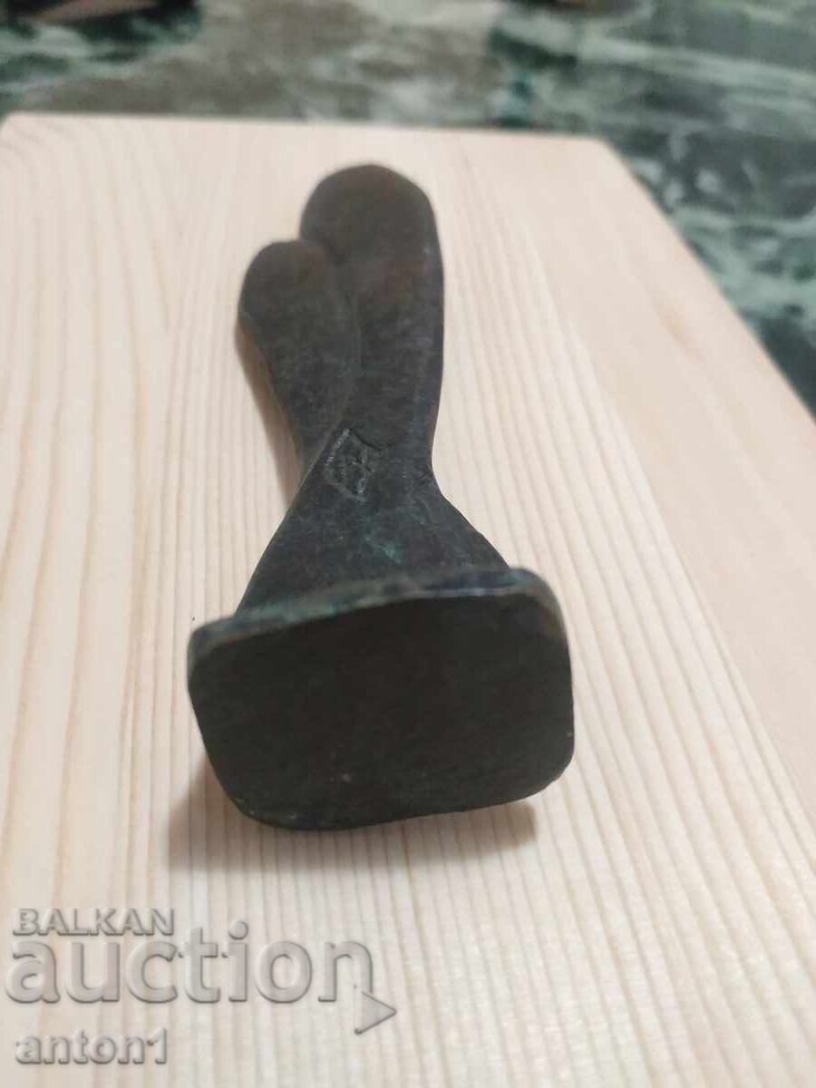 Παράδοση Χάλκινο γλυπτό