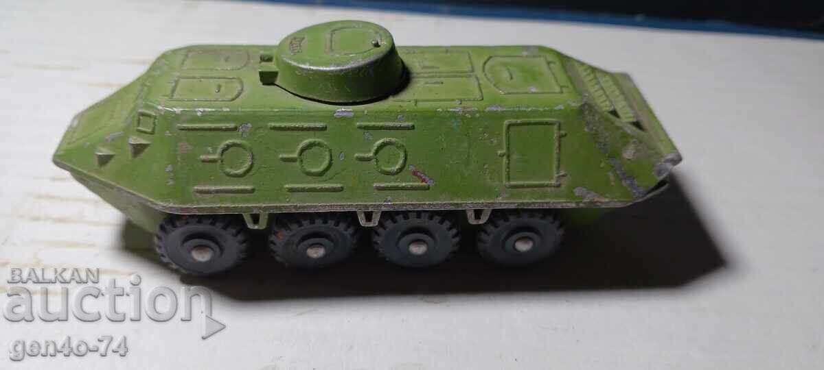 Model de transportor blindat (BTR)