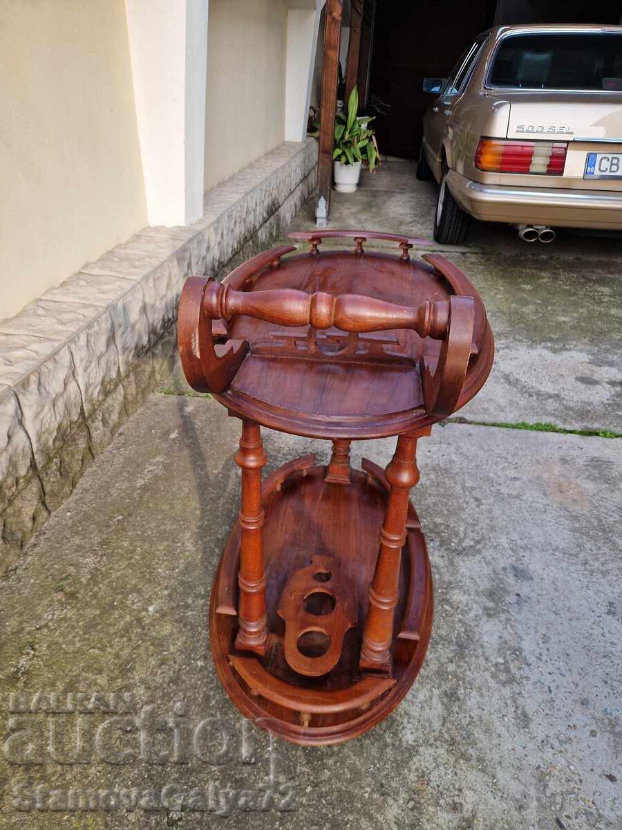 Licitație Un cărucior de servire belgian antic grozav