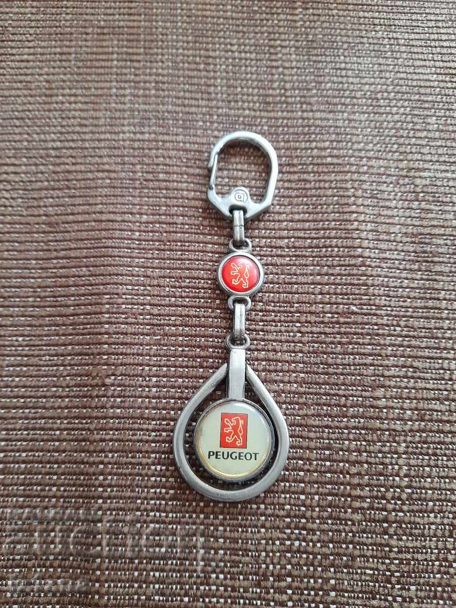 Breloc vechi Peugeot cu preț 16.00 BGN | € 8.18