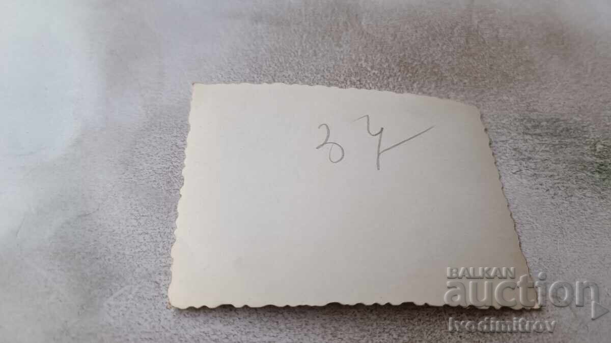 Φωτογραφία Άνδρες στην παραλία με τιμή 1.85 BGN | € 0.95 Φωτογραφία Άνδρες στην παραλία με τιμή 1.85 BGN | € 0.95