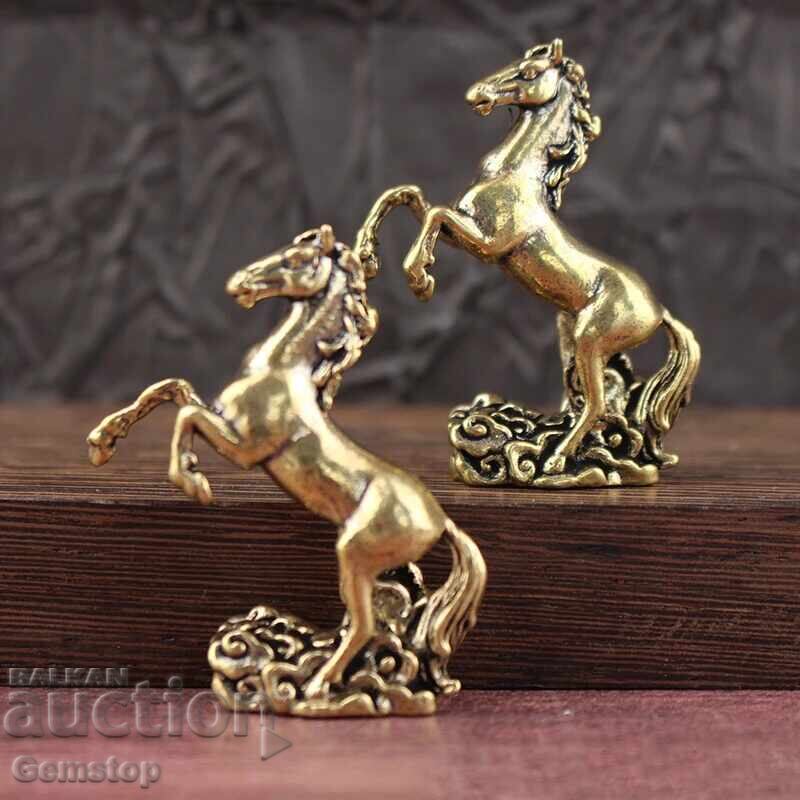 ΒΖΤ! 46 γραμμάρια στυλιζαρισμένο χάλκινο άγαλμα αλόγου από 1 st! με τιμή 1.50 BGN | € 0.77