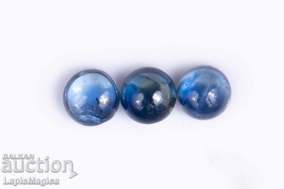 3 pieces of blue sapphire 0.80ct round cabochons