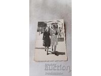 Photo Sofia Two young girls for a walk