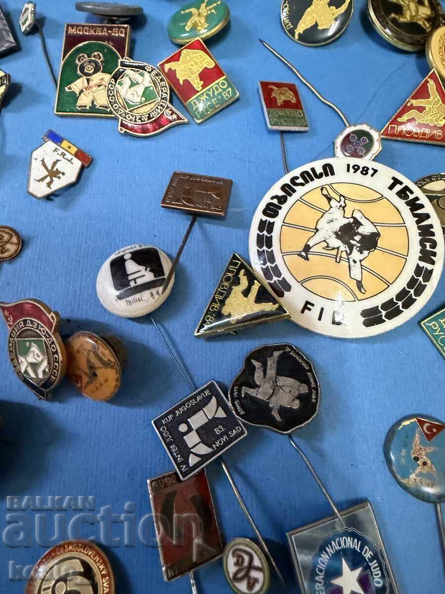 Licitație Lot insigne sportive doar Judo Licitație Lot insigne sportive doar Judo