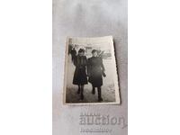Photo Sofia Two women in winter coats on a walk 1940