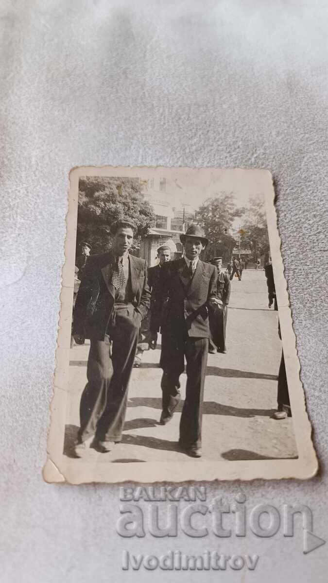 Photo Sofia Two men on a walk Photo Sofia Two men on a walk
