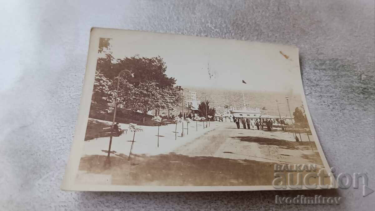 Φωτογραφία Βάρνα Άνδρες και νεαρή γυναίκα 1949