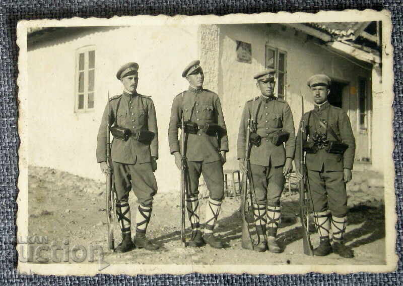 ПСВ войници офицери стара куриозна униформа снимка фото