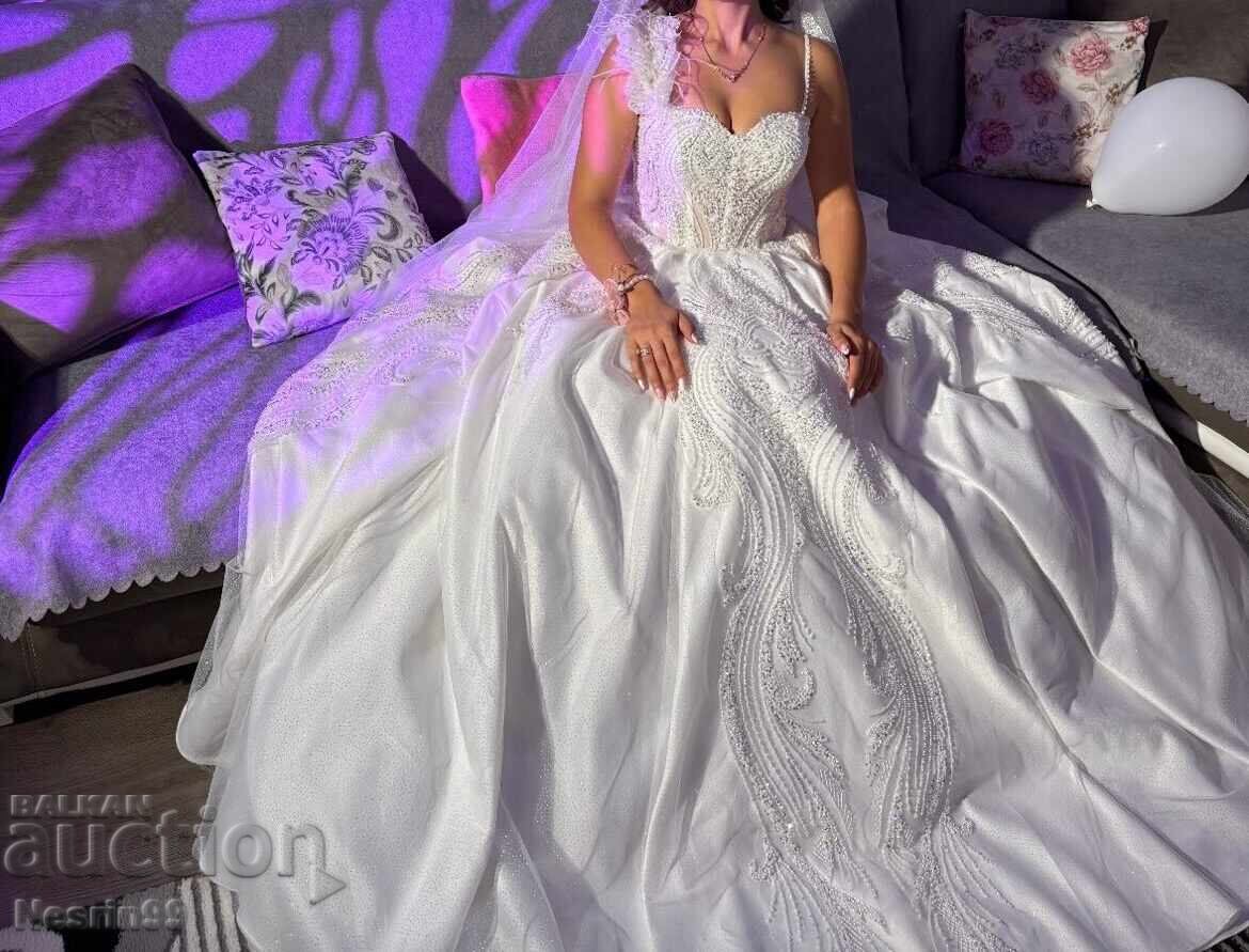 Designer wedding dress with price 1200.00 BGN | € 613.55