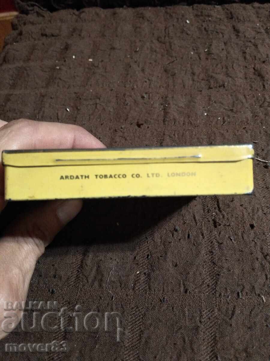 Καπνοπωλείο. Καπνοθήκη τσιγάρων "State Express" με τιμή 0.49 BGN | € 0.25 Καπνοπωλείο. Καπνοθήκη τσιγάρων "State Express" με τιμή 0.49 BGN | € 0.25