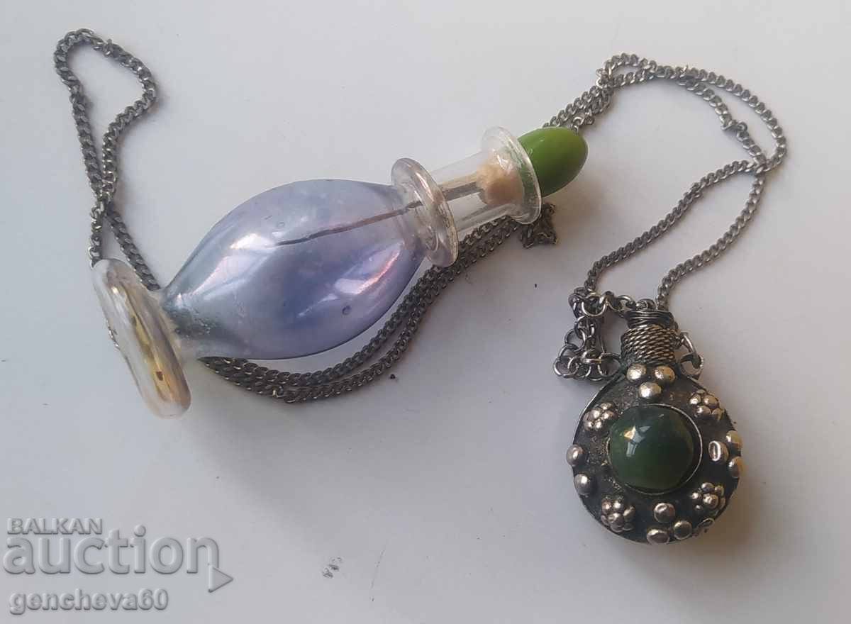 Livrarea VINTAGE Sticluță de parfum de colecție Medalion
