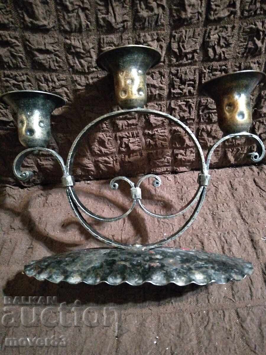 Κηροπήγιο. Κατεργασμένος σίδηρος με τιμή 0.89 BGN | € 0.46