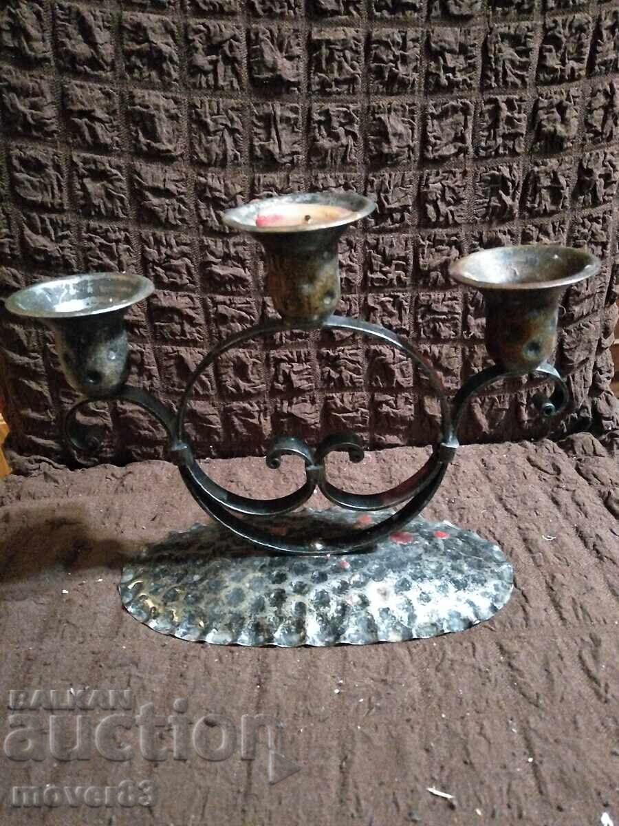 Κηροπήγιο. Κατεργασμένος σίδηρος