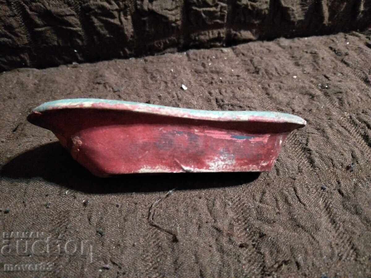 Jucărie veche/figurina. Cadă. Ceramică cu preț 0.49 BGN | € 0.25 Jucărie veche/figurina. Cadă. Ceramică cu preț 0.49 BGN | € 0.25