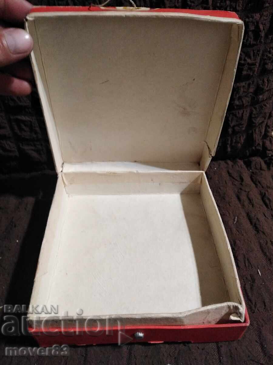 Auction  Old Albena candy box