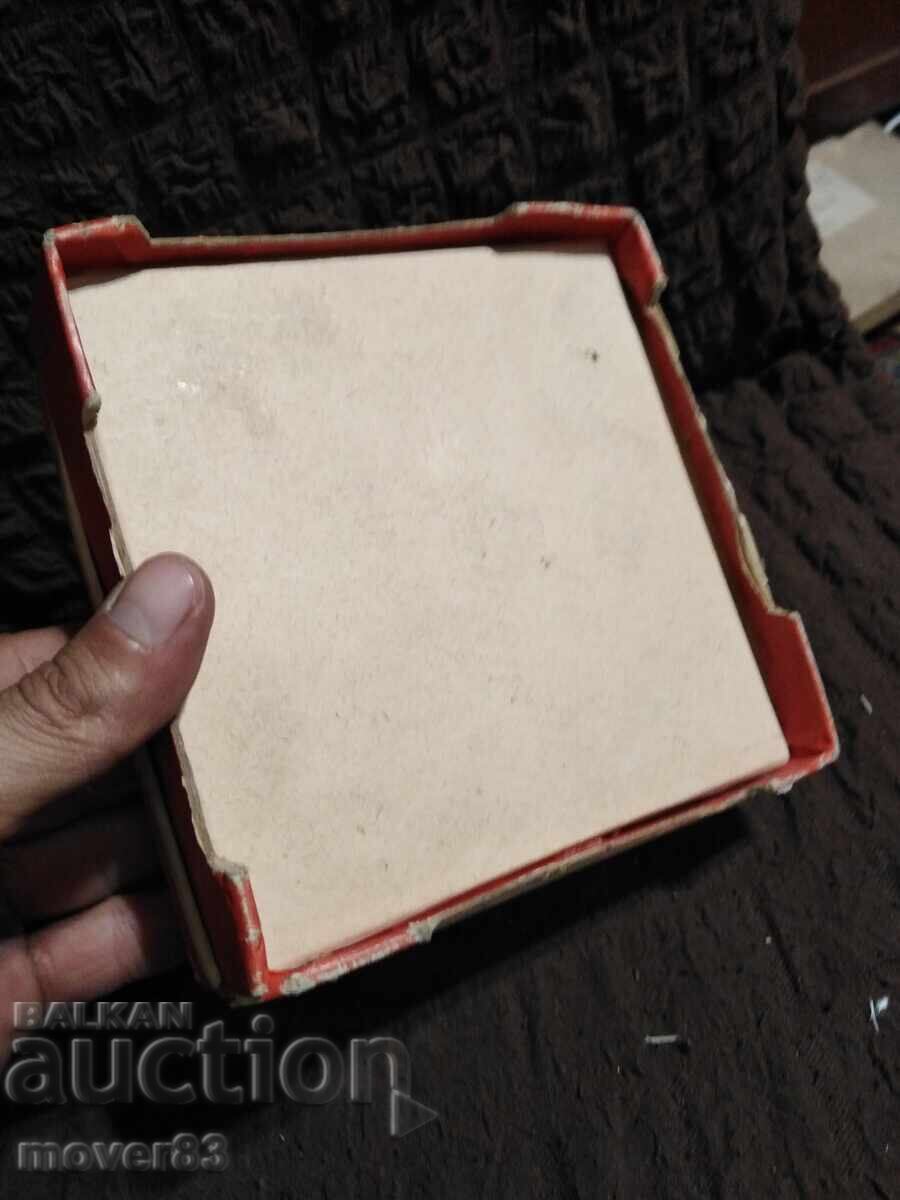 Delivery of Old Albena candy box