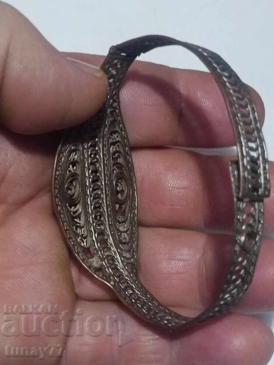 Delivery of Revivalist bracelet, sachan filigree