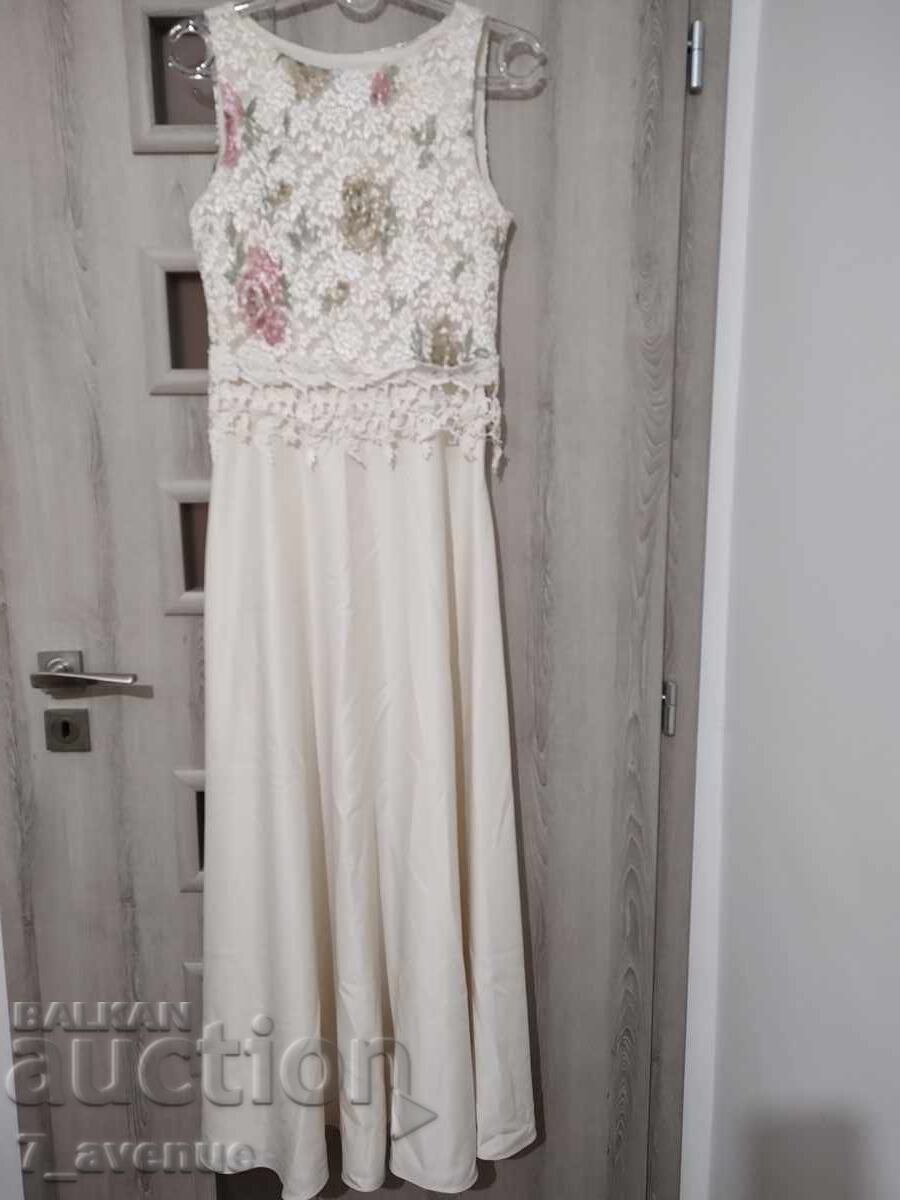 Formal dress, possibly wedding, beautiful 5.12.25 with price 69.00 BGN | € 35.28