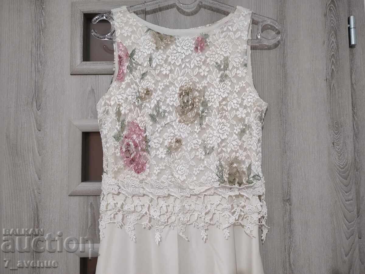 Auction  Formal dress, possibly wedding, beautiful 5.12.25