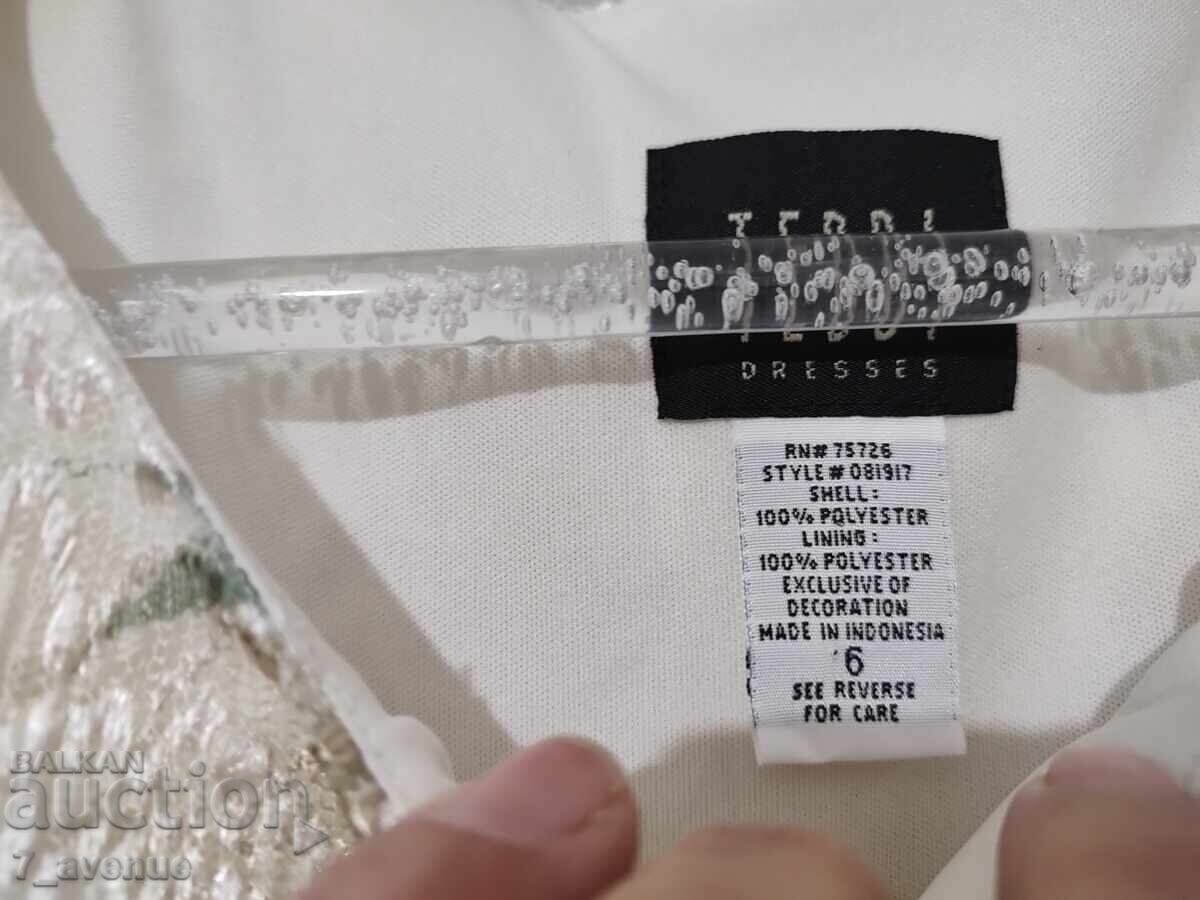 Formal dress, possibly wedding, beautiful 5.12.25 - 5