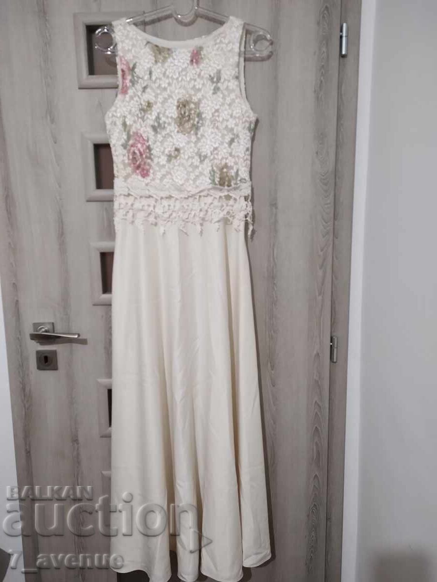 Formal dress, possibly wedding, beautiful 5.12.25
