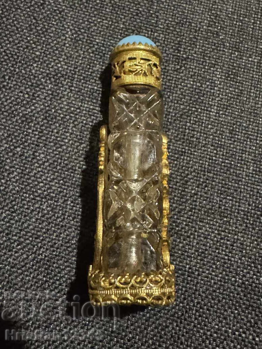 Старо шишенце от парфюм с цена 40.00 лв. | € 20.45