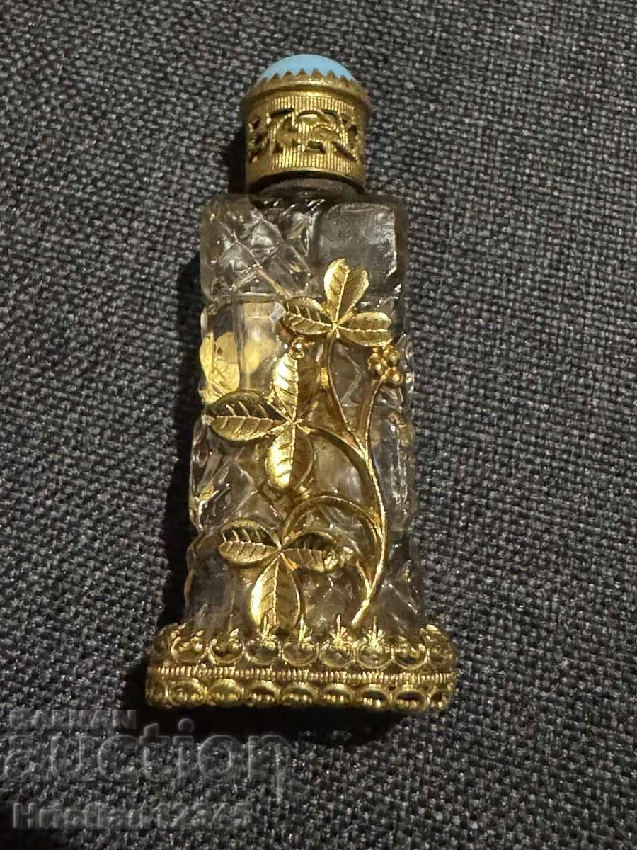 Аукцион Старо шишенце от парфюм