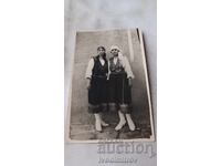 Fotografie Sofia Gorna Bania Două fete tinere în costume populare