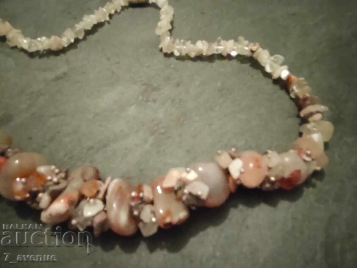 Δημοπρασία Γεραντάν, κολιέ κόσμημα, φυσικά πετράδια 6.12.25