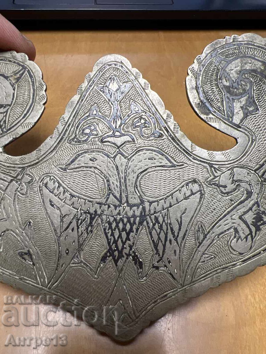 Centrul de Bijuterii Etnografie cu preț 450.00 BGN | € 230.08 Centrul de Bijuterii Etnografie cu preț 450.00 BGN | € 230.08